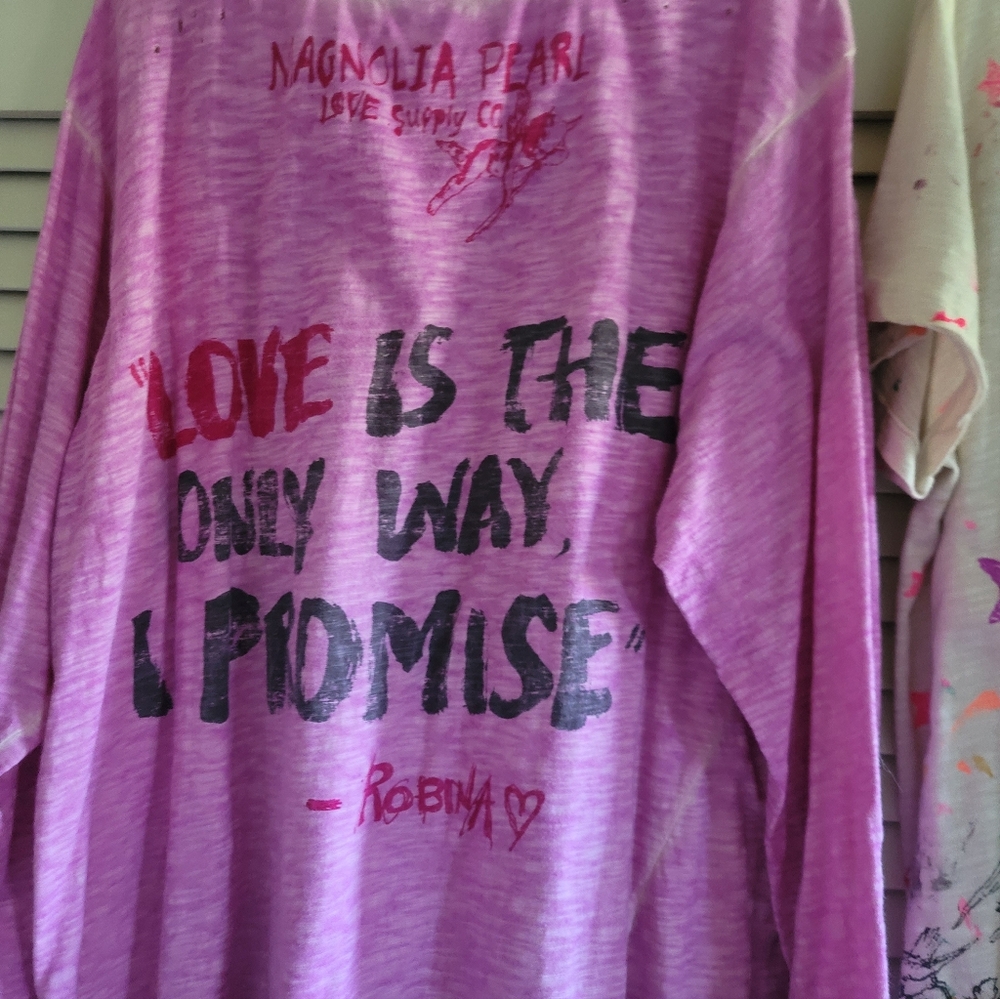 MAGNOLIA PEARL Loves's Promise Viggo T - Picture 2 of 3